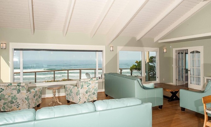 Roads End House | OCEANFRONT Luxury Roads End 4000sft home w/Hot tub! Dog friendly, amazing views!