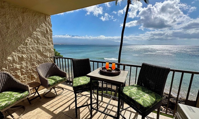 Maalaea Condo | Oceanfront Maui Gem, Sugar Beach Access, Panoramic Views, Pool, Kanai A Nalu 319