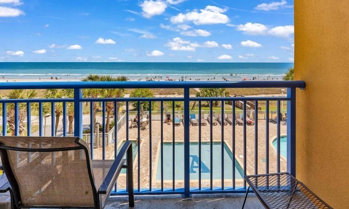 Myrtle Beach Condo | Oceanfront Sunny Condo w Pool in Atlantica Towers