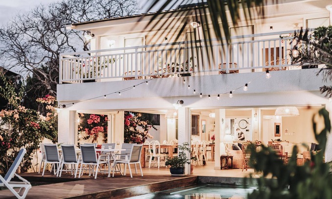 Morcellement Raffray House | Oceanfront sunset villa with magnesium pool, beach access and private spa.