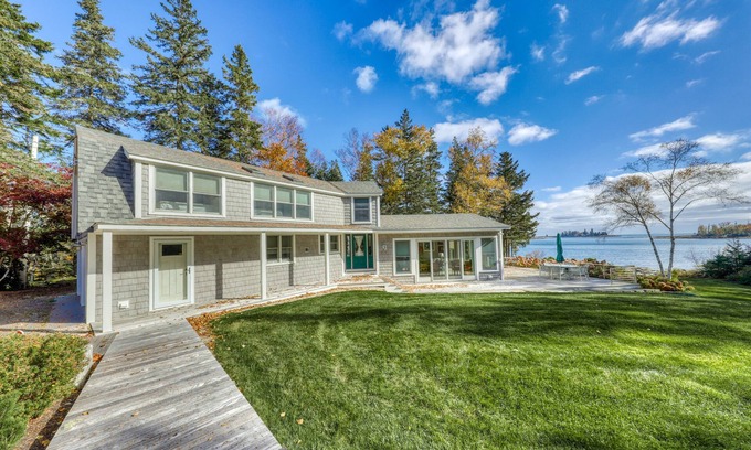 Tenants Harbor House | Oceanfront two-story house with wraparound deck & gas grill - snowbird-friendly