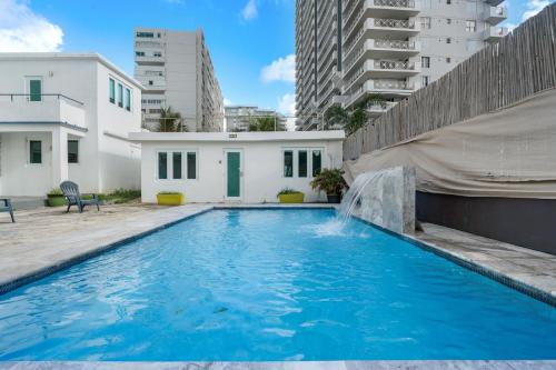 Punta Las Marias Apartment | Oceanside Swimming Pool Parking