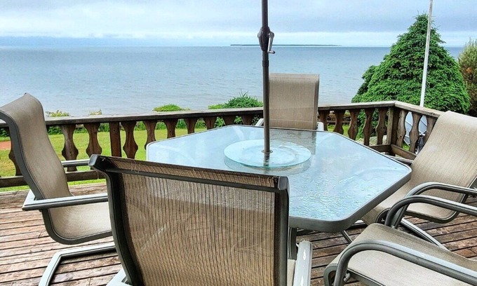 Cumberland Cottage | Oceantfront Cottage and 200 feet to a secluded beach. 25min to Charlottetown