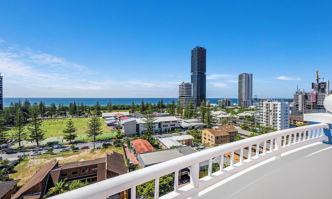 Mermaid Waters Apartment | Oceanview Apartment In Resort Complex