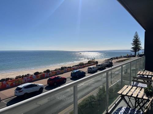 Glenelg South Apartment | Oceanview escape in beachside Glenelg