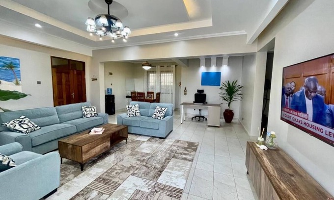 Bamburi Apartment | Oceanview Zuri Penthouse-Meters from the beach