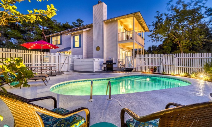 Clipper Cove House | Oct-Dec Reduced!*Private Pool*Firepit*Beach Svc!