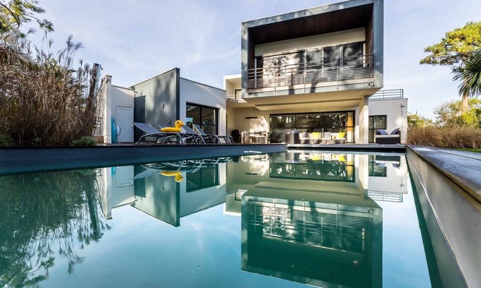 Anglet Villa | OCTOPUS KEYWEEK Design villa on the Golf of Chiberta with heated pool