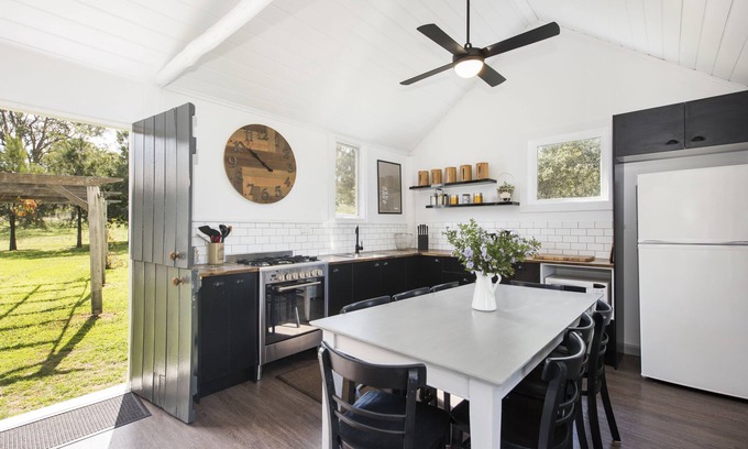 Lue Cottage | Odd Frog Lodges Cottage - a farm stay escape