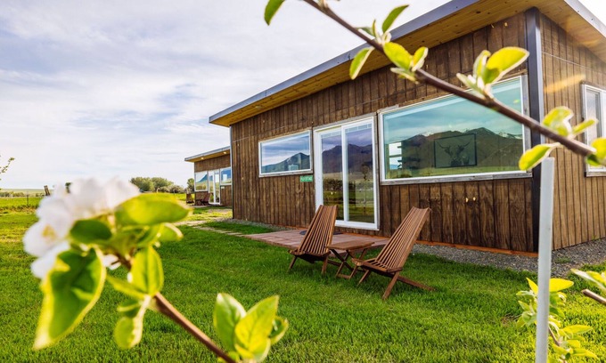 Whitehall Cottage | Off-grid tiny home in apple orchard with million-dollar mountain views!