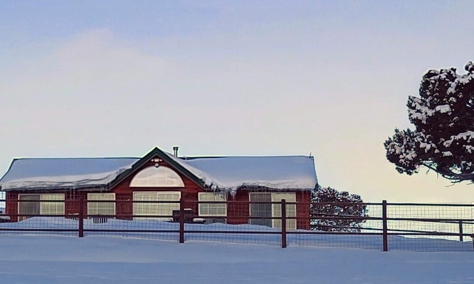 New Castle Cabin | Off grid with Goats.great views and pups stay free