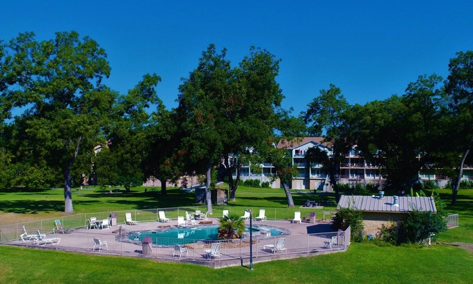 New Braunfels Condo | Off the Hook Chardonnay Getaway, Watewheel Condos On The River, pet friendly