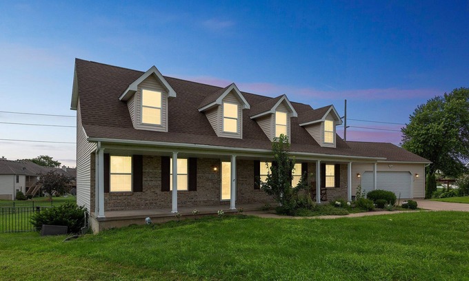 Oglesby House | Oglesby Vacation Home 6 Bedroom Home