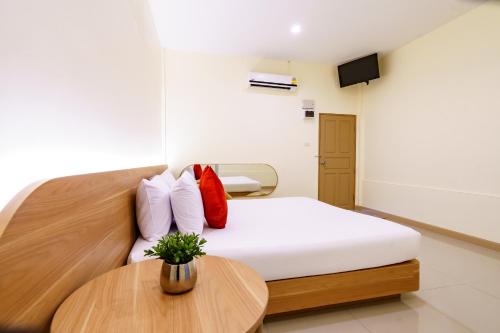 Nong Chaeng Hotel | OK Resort Banchang