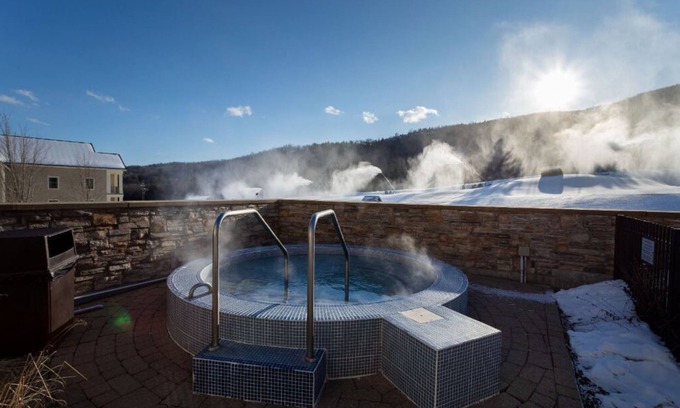Ludlow Condo | Okemo | 2BR + Exec Loft Condo w/Washer & Dryer