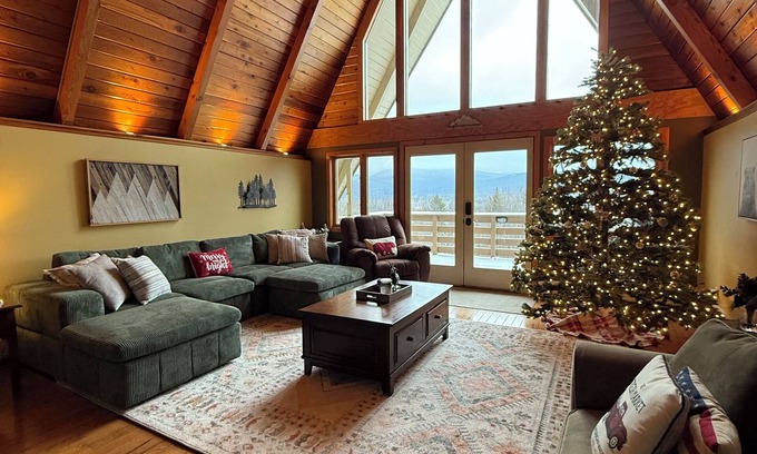 Cuttingsville House | Okemo&Killington Retreat 90acre Private Mountain Getaway! Breathtaking View!