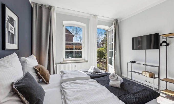 Bad Bevensen Apartment | Old building apartment | 4 rooms | Netflix | balcony | central