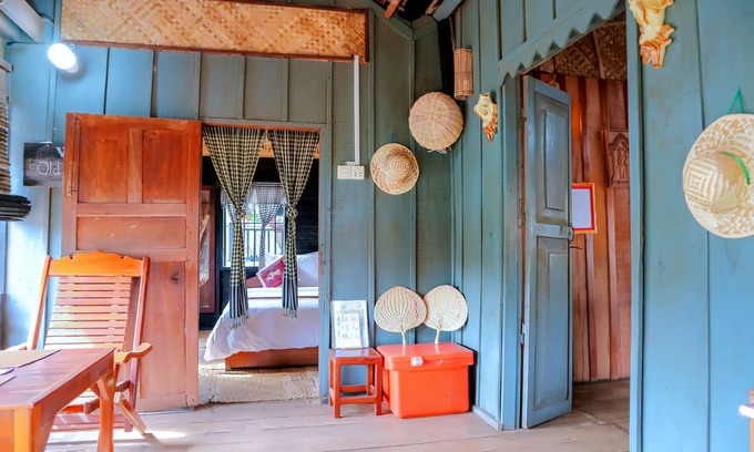 Siem Reap House | Old Khmer Wooden House + Breakfast