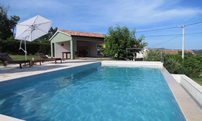 Topid House | Old renovated house with private swimming pool, romantic, quiet, family friendly