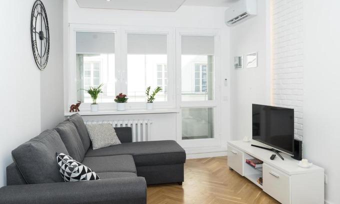 Srodmiescie Połnocne Apartment | Old Town Grand Theatre Apartment 2