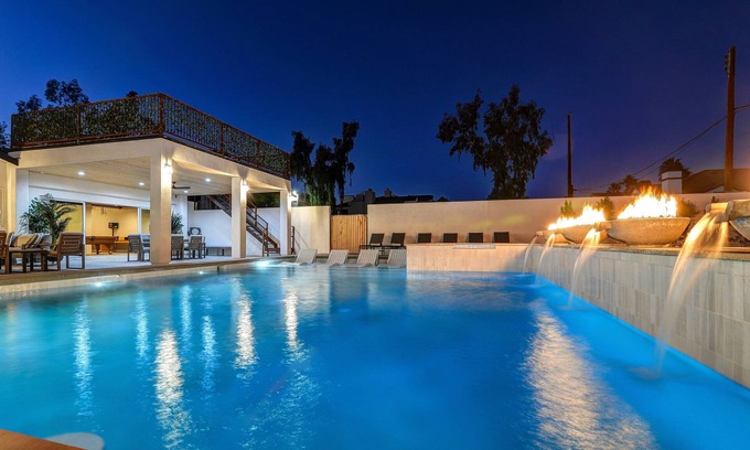 Center Court House | Old Town Scottsdale WILD WEST ESTATE - 7BR, Pool, Spa, Golf, Bocce!