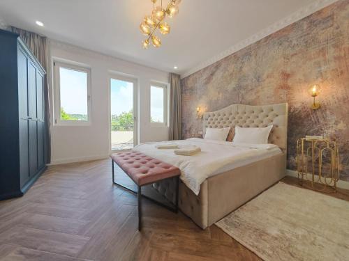 Centrul Vechi Apartment | Old Town View & Balcony Apartments MM Host