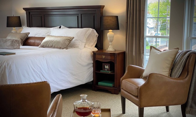 Ogunquit Hotel | Old Village Inn - King Room