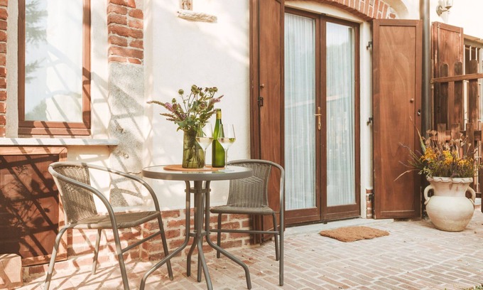 Gassino Torinese Cabin | Old Well Suite in Antique Farm with Outdoor Spa in the Countryside