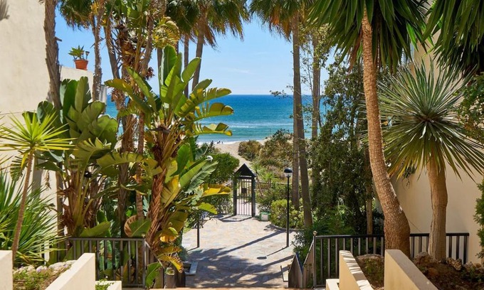 Nikki Beach Apartment | OleHolidays 624 Romana Playa vistas al mar