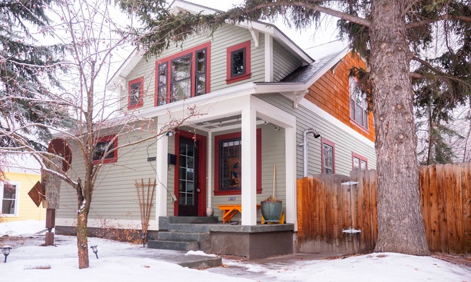 Bozeman House | Ollie's House: Cozy Home, A Walk Away from Downtown/MSU
