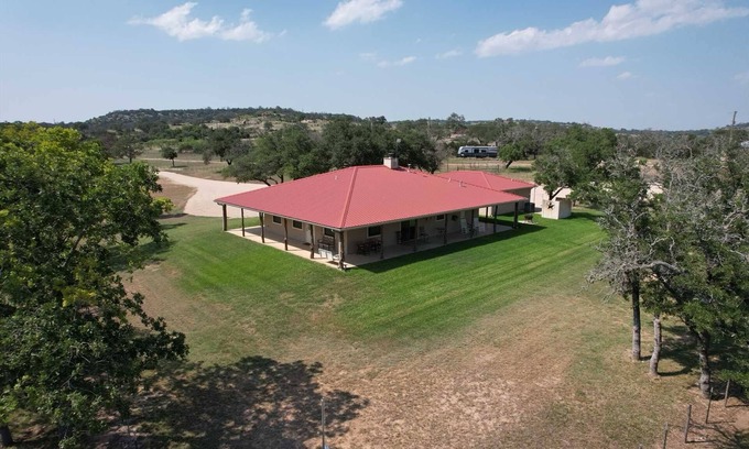 Fredericksburg House | Omie's Ranch Haus in Fredericksburg