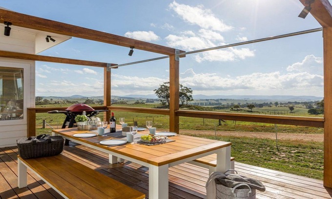 Durran Durra House | On a Hill – modern country home near Braidwood