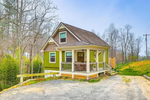 Hendersonville House | On Farm Charming Hendersonville Retreat!