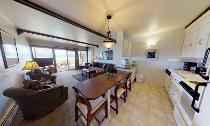 Dillon Condo | On Lake! Ground Floor, Views, Hot Tub. Walk to Marina, Concerts, Dining