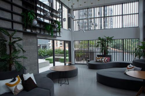 Vila Clementino Apartment | On Loefgreen by Housi