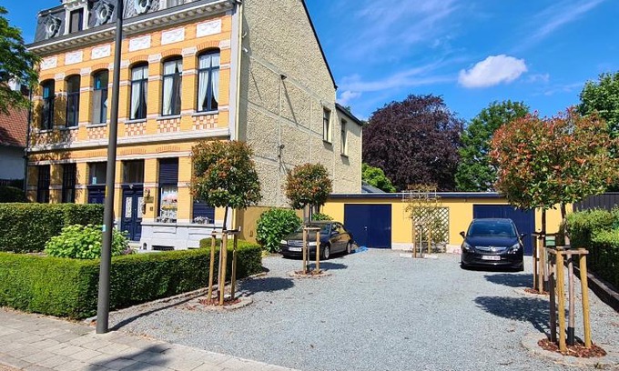 Mortsel Apartment | On our way to Antwerp, first stop