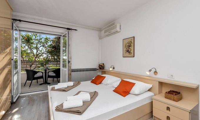 Baska Voda Apartment | One bedroom apartment near beach Baška Voda, Makarska (A-2578-a)