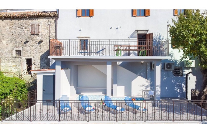 Pican Other | One-bedroom apartment A3 with shared pool in Central Istria