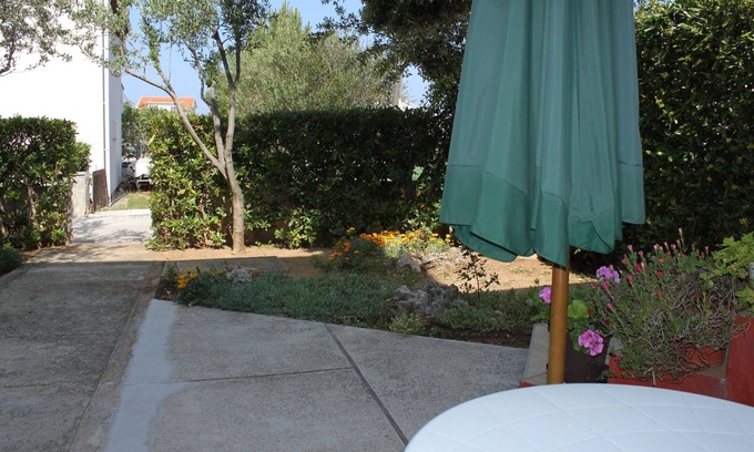 Povljana Apartment | One bedroom apartment with terrace Povljana, Pag (A-6468-c)