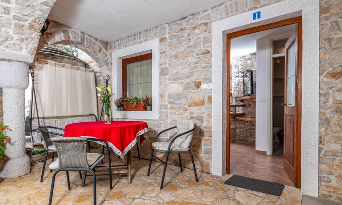 Basanija Apartment | One bedroom apartment with terrace Bašanija, Umag (A-7148-a)