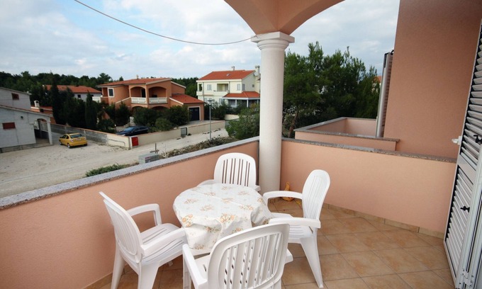 Vrsi Apartment | One bedroom apartment with terrace and sea view Vrsi - Mulo, Zadar (A-5860-b)