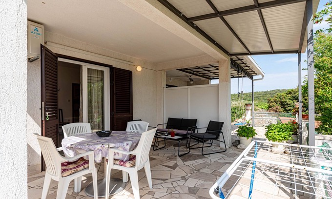 Kneza Apartment | One bedroom apartment near beach Kneža, Korčula (A-10168-a)