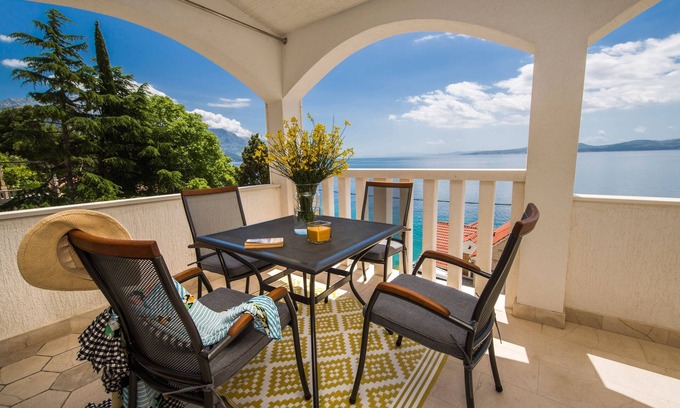 Pisak Apartment | One bedroom apartment near beach Pisak, Omiš (A-1067-b)