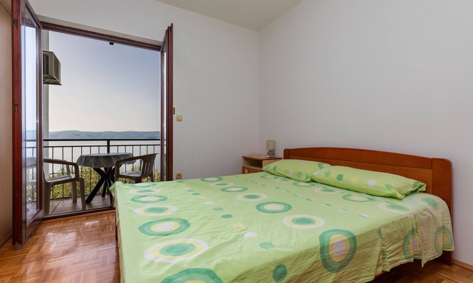 Mimice Apartment | One bedroom apartment with balcony and sea view Mimice, Omiš (A-11045-a)