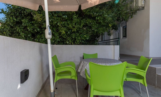 Gradac Apartment | One bedroom apartment with terrace Podaca, Makarska (A-6050-c)