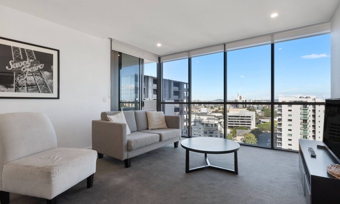 Milton Apartment | One Bedroom One Bathroom Hearty Milton Apartment, free parking & more!