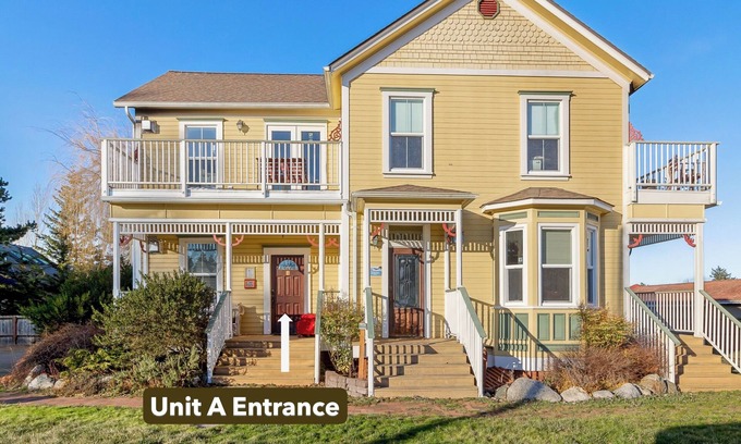 Friday Harbor Apartment | One-bedroom suite near downtown (Argyle Suites-HSA)