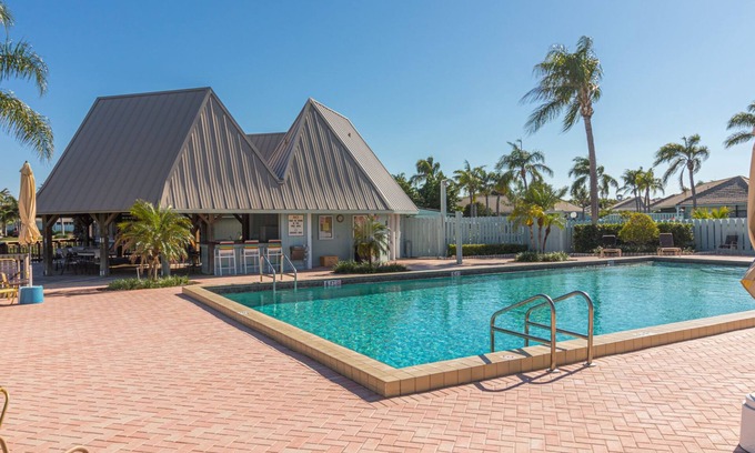 Bella Vista House | One floor 3/2 walk to beach