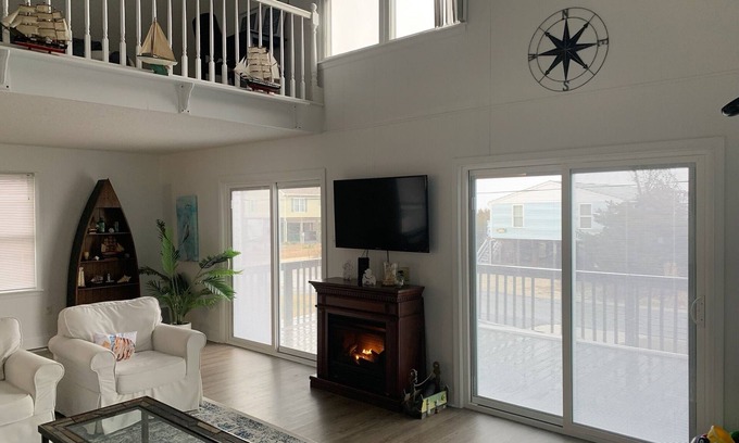 Broadkill Beach House | One minute walk to the beach! Family friendly. Beautiful sunrise/sunset views!
