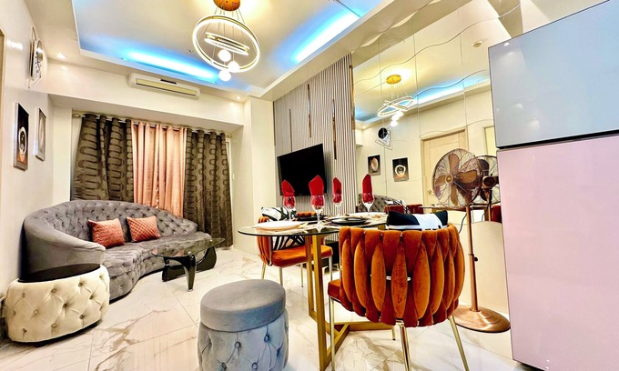 Bago Bantay Condo | One of a Kind Elegance IG-Worthy Suite w/Bathtub & PS5 @ SM North & Ayala Malls